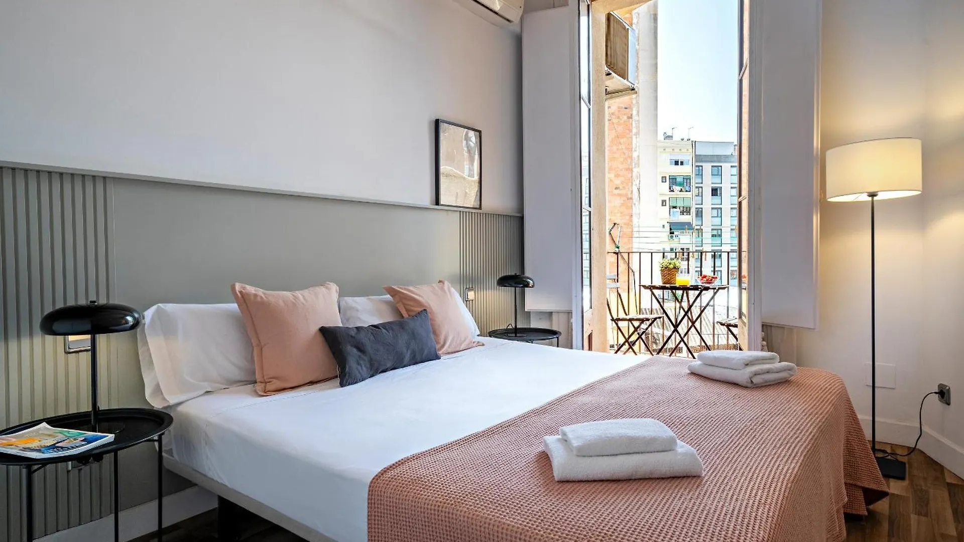 ברצלונה Habitat Apartments Eixample Balconies. ספרד