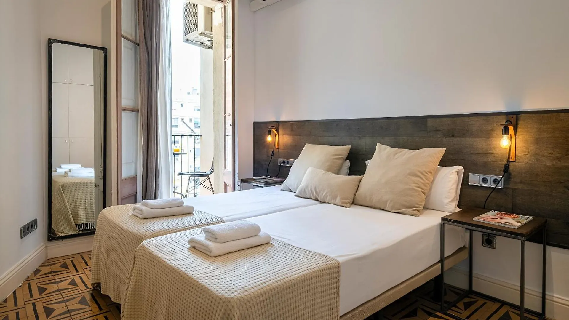 ברצלונה Habitat Apartments Eixample Balconies.